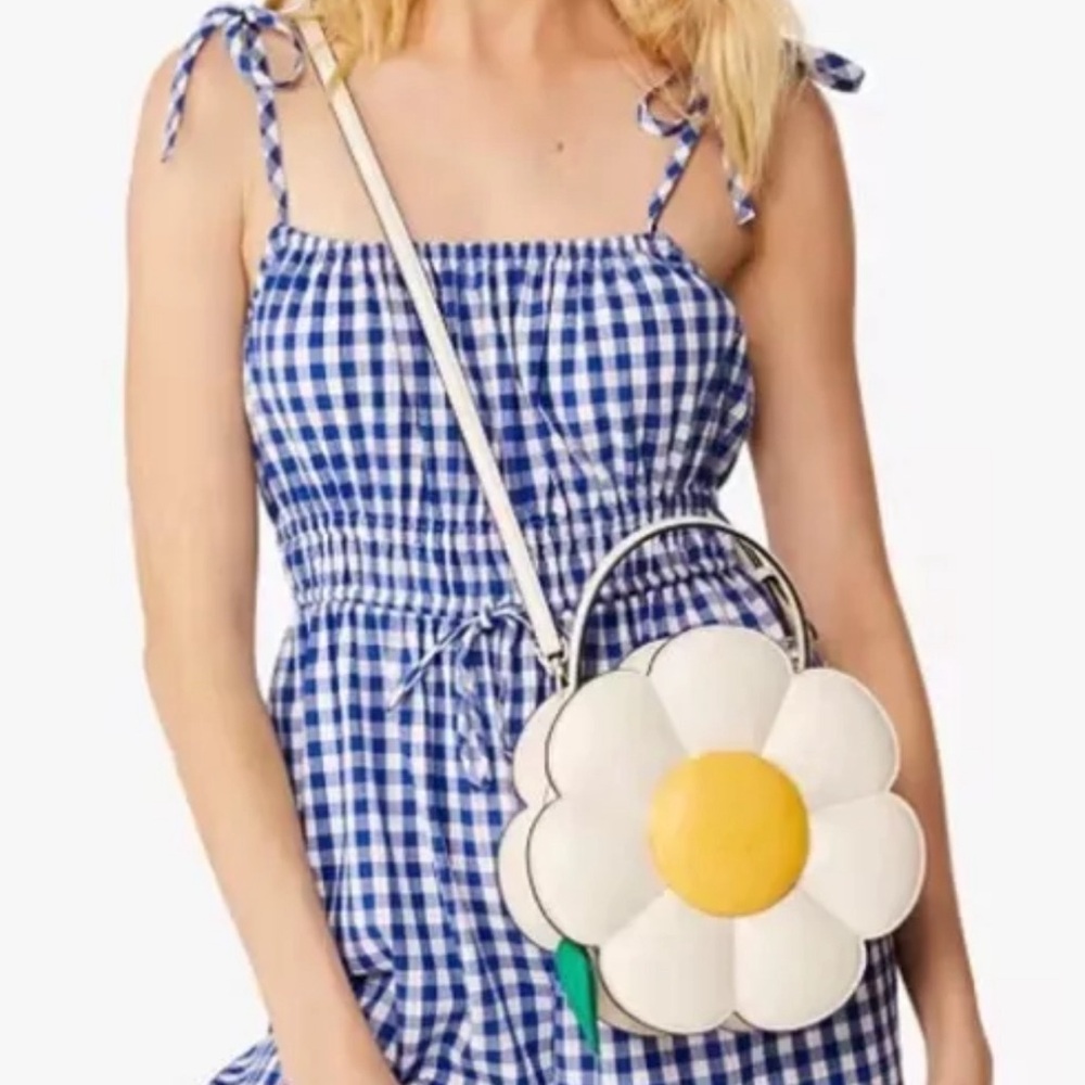 NWT Kate Spade 3D daisy crossbody bag